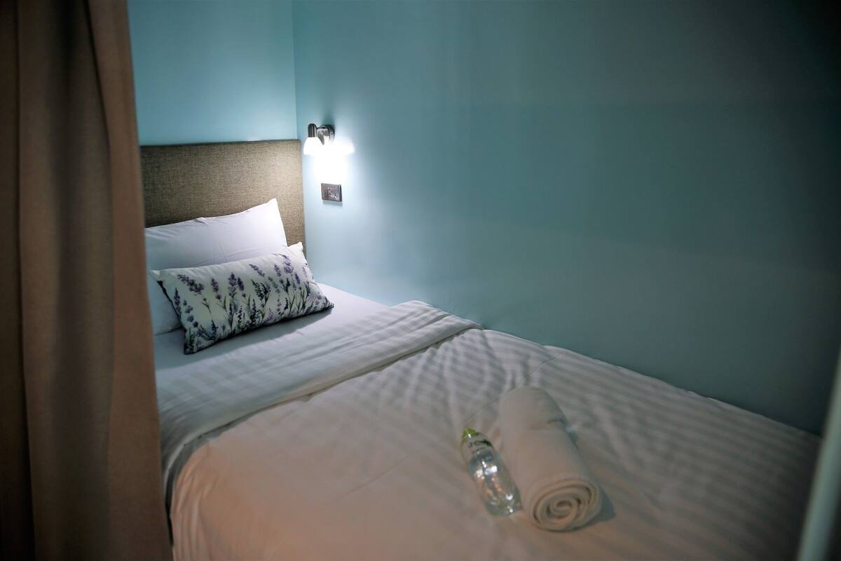 Private 4 Beds in Dormitory Room | Truy cập Internet không dây miễn phí, bộ trải giường 