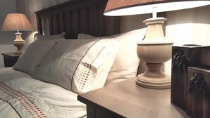 Leilighet – city | Safe på rommet, skrivebord, blendingsgardiner og strykejern/-brett