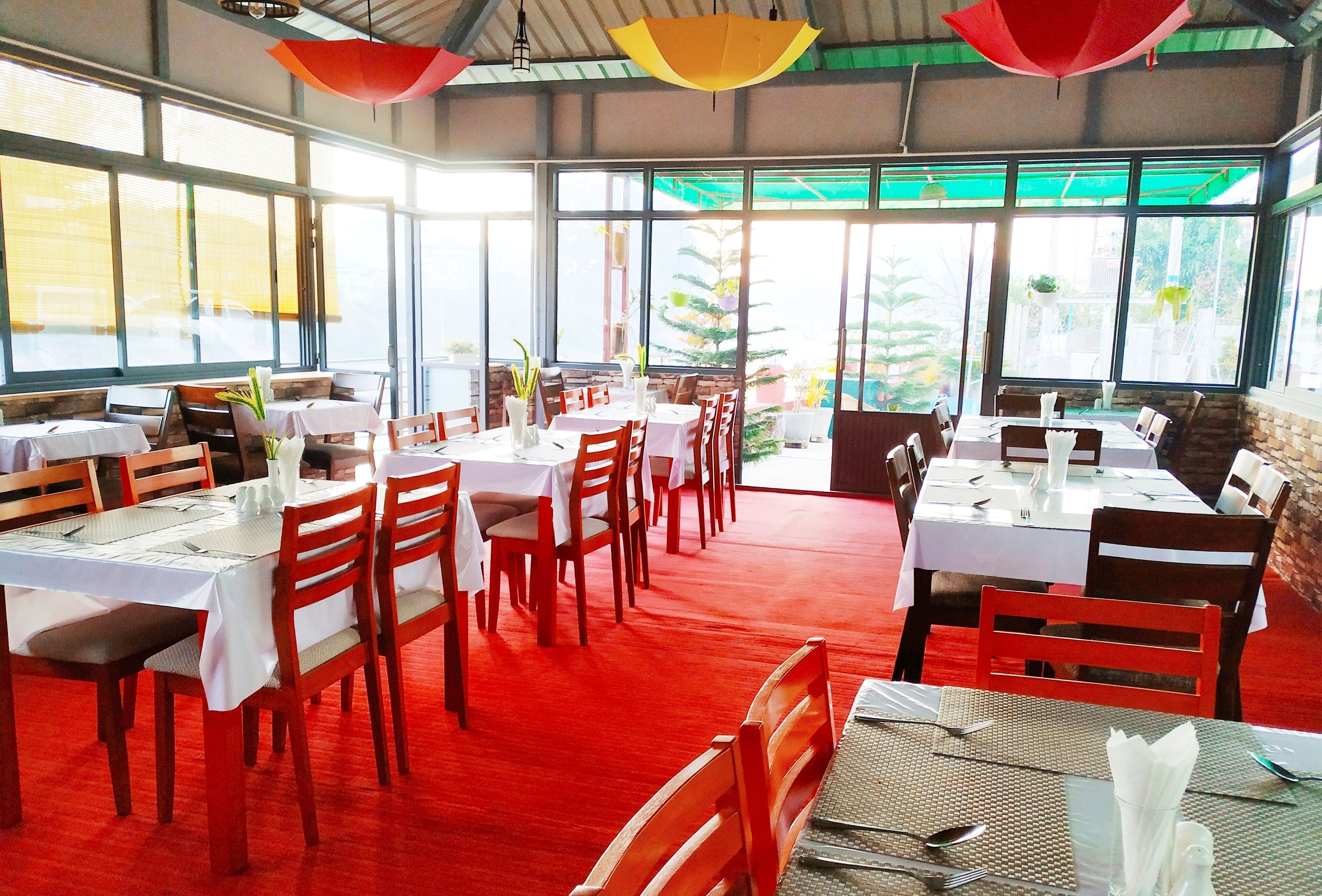 朝食 (ビュッフェ 、無料)