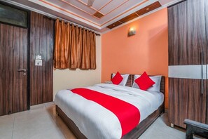 18 室のベッドルーム、客室ごとに異なるインテリア、デスク、WiFi (無料)