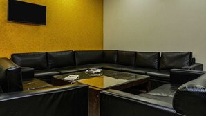 Lobby - Hotel Durga International (New Delhi)