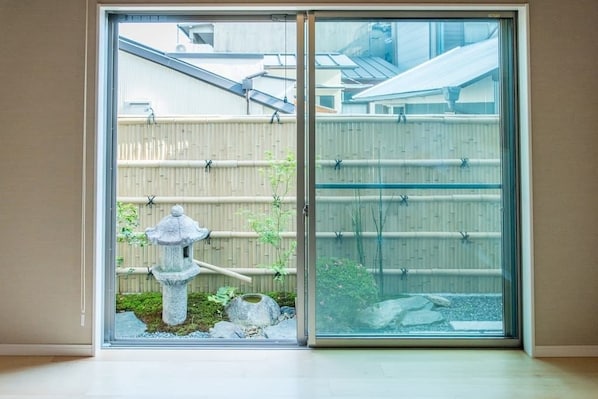 3 bedrooms, desk, free WiFi, bed sheets - Heartwarming House (Kyoto)