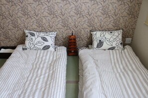 Basic House, Multiple Beds, Non Smoking, Garden View