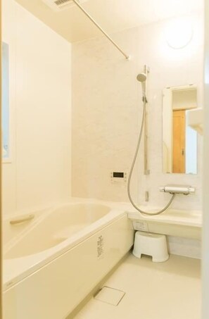 Basic House, Multiple Beds, Non Smoking, Garden View | Bathroom