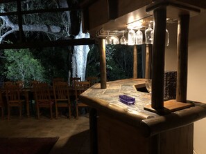 Bar (en la propiedad)