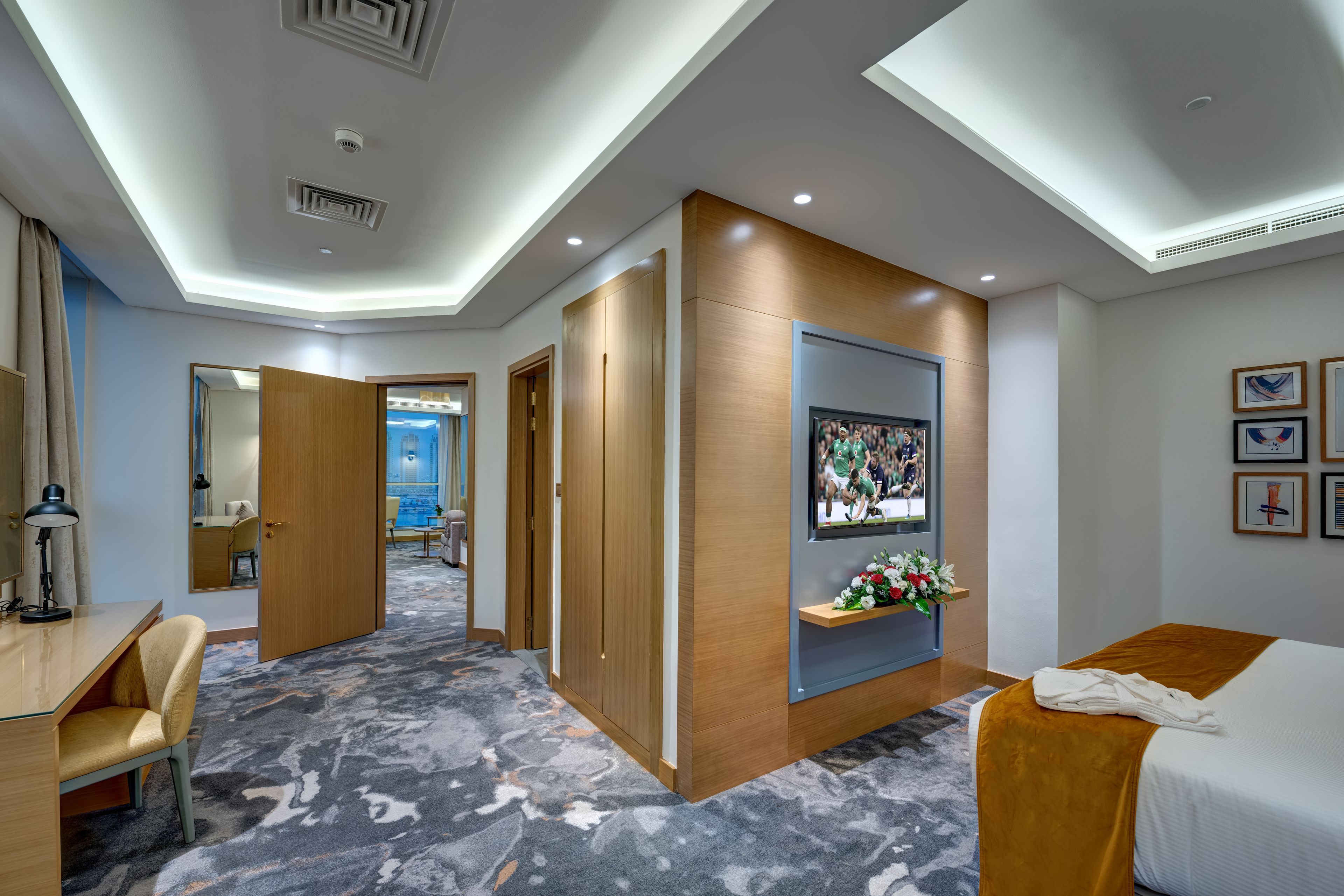 suite (s) | hypo-allergenic bedding, minibar, in-room safe, desk