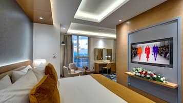 Allergikerbettwaren, Minibar, Zimmersafe, Schreibtisch