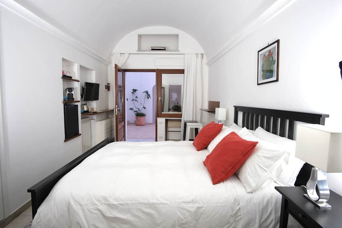 Double Room | Premium bedding, down duvets, in-room safe, blackout curtains