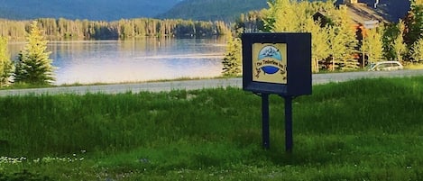 Quarto casal standard, banheiro privativo (Two Queens/Kitchenette) | Fachada