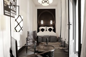 Deluxe Double Room (Shahd) | In-room safe, blackout drapes, iron/ironing board, free WiFi - Riad Dar Bahi (Marrakech)