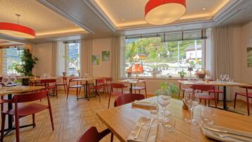 Breakfast, lunch, dinner served; French cuisine