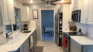 Unclassified image, 5 of 10, button - Dehami (Cape Coral)