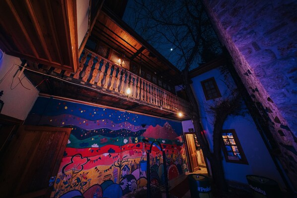 Cervejaria, restaurante ao ar livre, aberto todos os dias