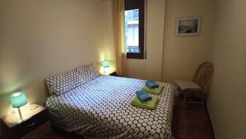 Apartment, 2 Schlafzimmer | 2 Schlafzimmer, Schreibtisch, Bügeleisen/Bügelbrett, kostenloses WLAN