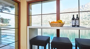 Premium bedding, in-room safe, individually decorated - Apartments Residence Portofino (Kotor)
