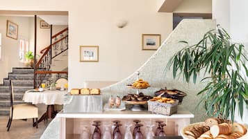 Petit déjeuner buffet compris tous les jours