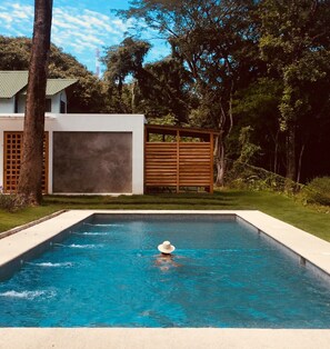 Kolam renang outdoor