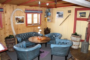 Restaurant - Holmvik Brygge Nyksund (Oksnes)