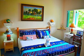 Familjelägenhet - 3 sovrum - utsikt mot stranden - mot vattnet | 3 sovrum, sängtillbehör av högsta kvalitet och duntäcken