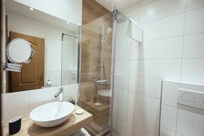 Basic Room, Mountain View | Bathroom | Shower, rainfall showerhead, hair dryer, towels