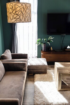 401 GREEN 禁煙 | 2 室のベッドルーム、デスク、WiFi (無料)、ベッドシーツ