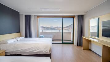 Superior Twin Room, Lake View (Lake Hotel) | Free WiFi, bed sheets