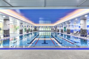 สระว่ายน้ำในร่ม