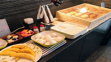 包含每日自助早餐