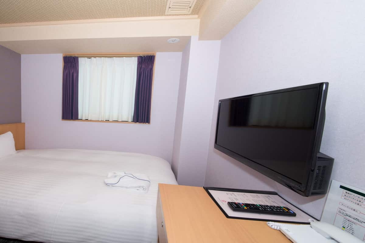 Standard Double Room, Non Smoking | Down duvets, desk, blackout curtains, soundproofing