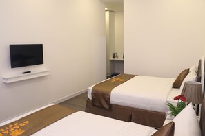 Standard Quadruple Room | Desk, soundproofing, free WiFi