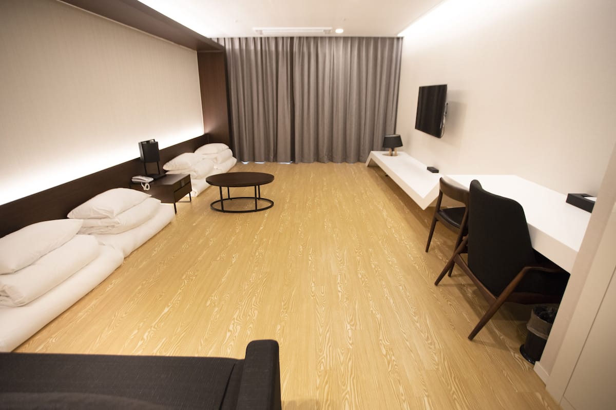 Room (Korean style_Ondol) | In-room safe, desk, laptop workspace, blackout drapes
