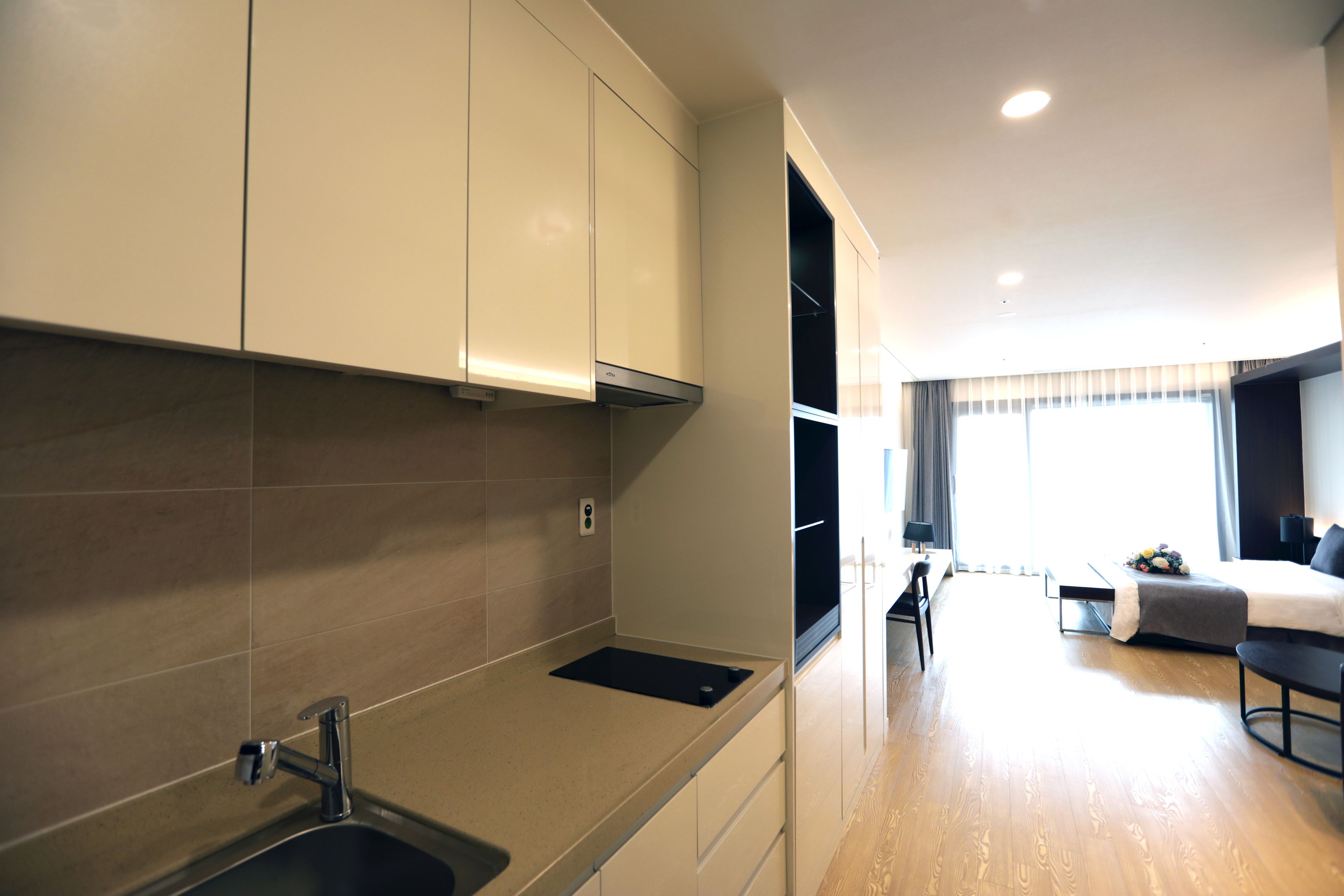deluxe double room | private kitchenette | fridge, electric kettle