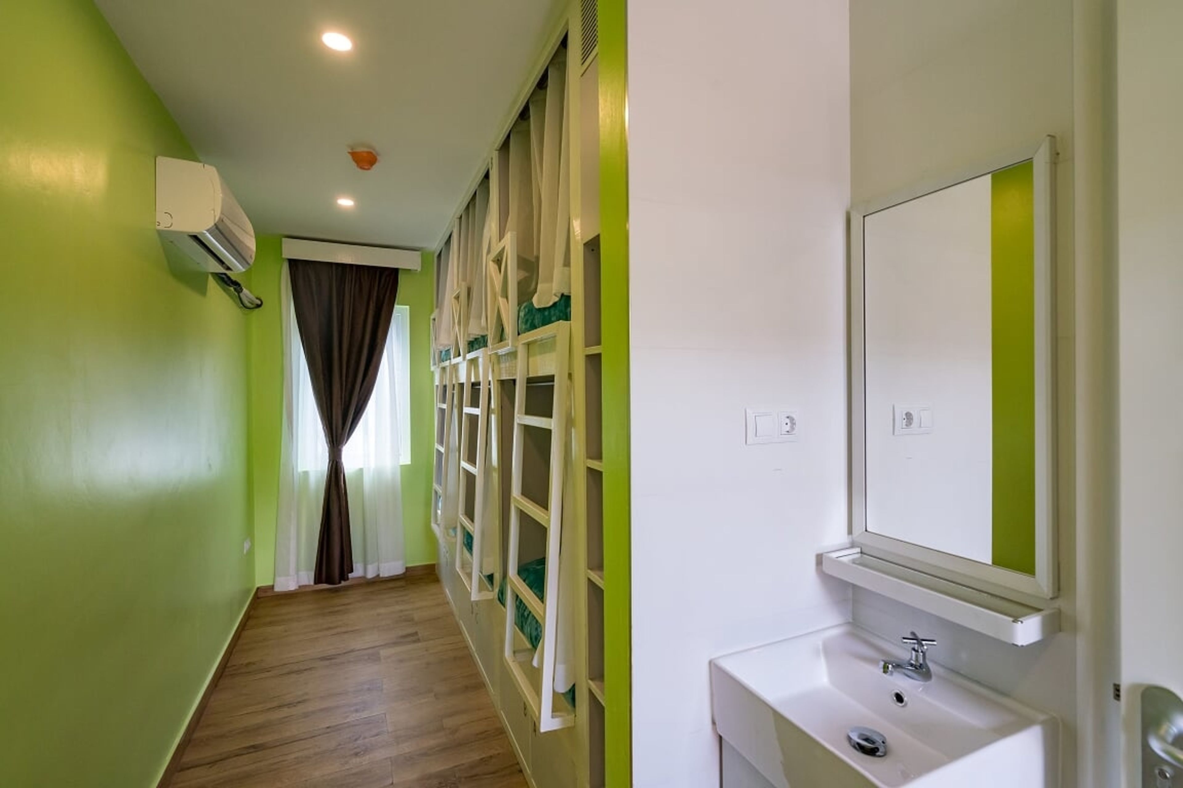 1 bedroom, premium bedding, memory-foam beds, iron/ironing board