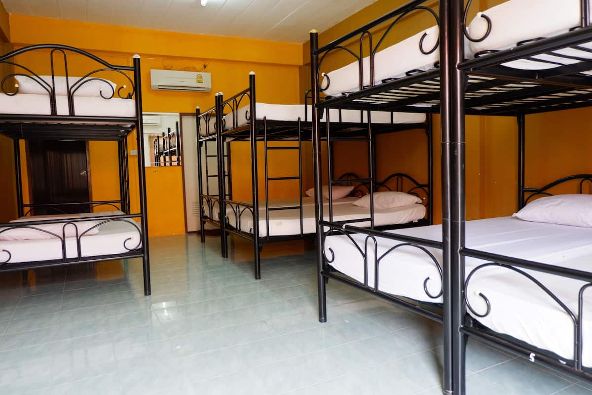 10-Bed Mixed Dormitory | Zustellbetten, kostenloses WLAN, Bettwäsche