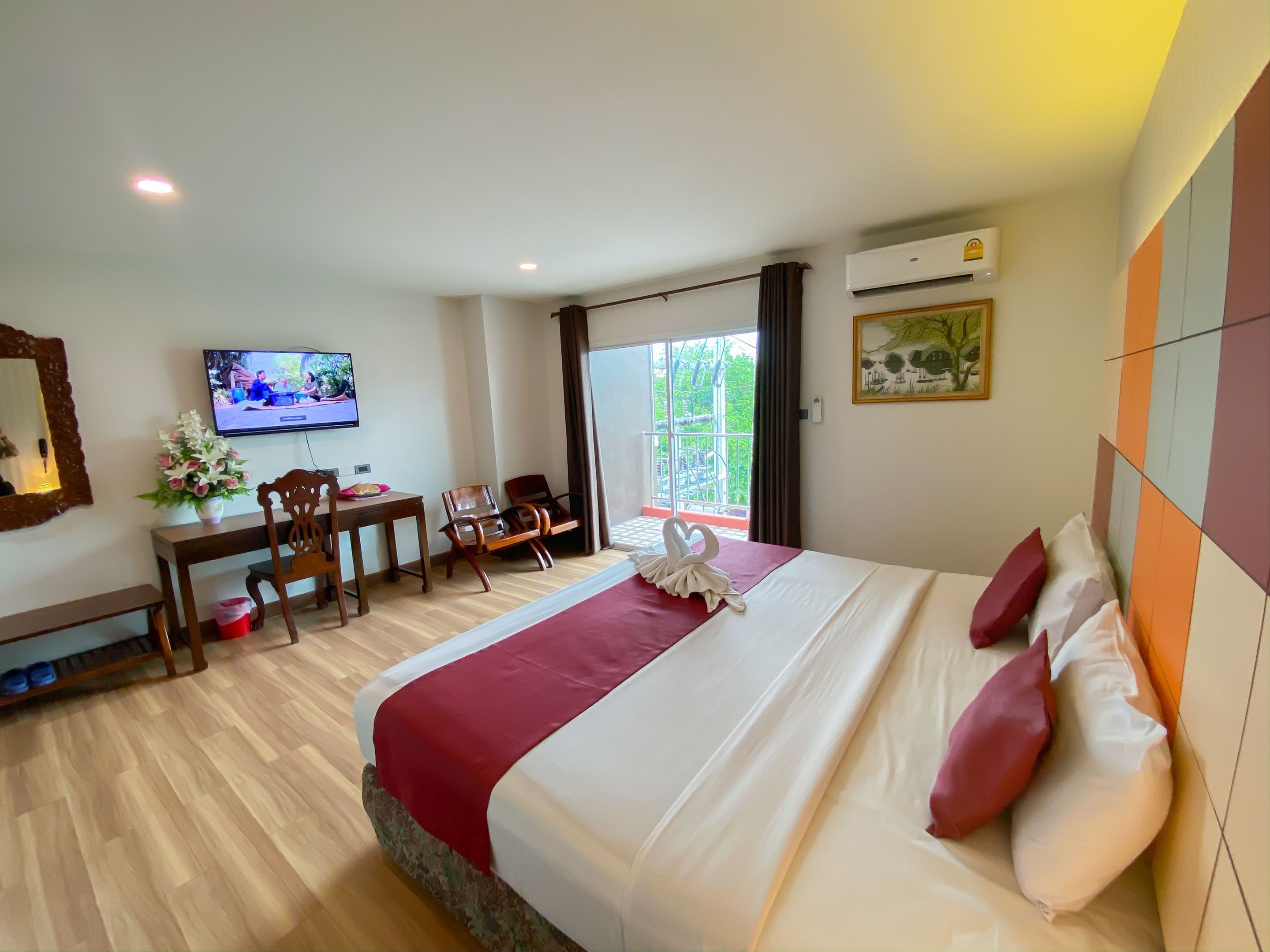 deluxe double room | city view