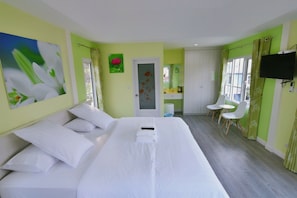 Egyptian cotton sheets, premium bedding, down duvets, pillow-top beds - Bunny Hill Resort (Sattahip)