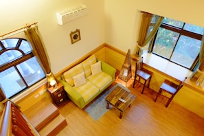 Classic Double Room, 1 Double Bed, Non Smoking, Courtyard View | Desk, free WiFi, bed sheets