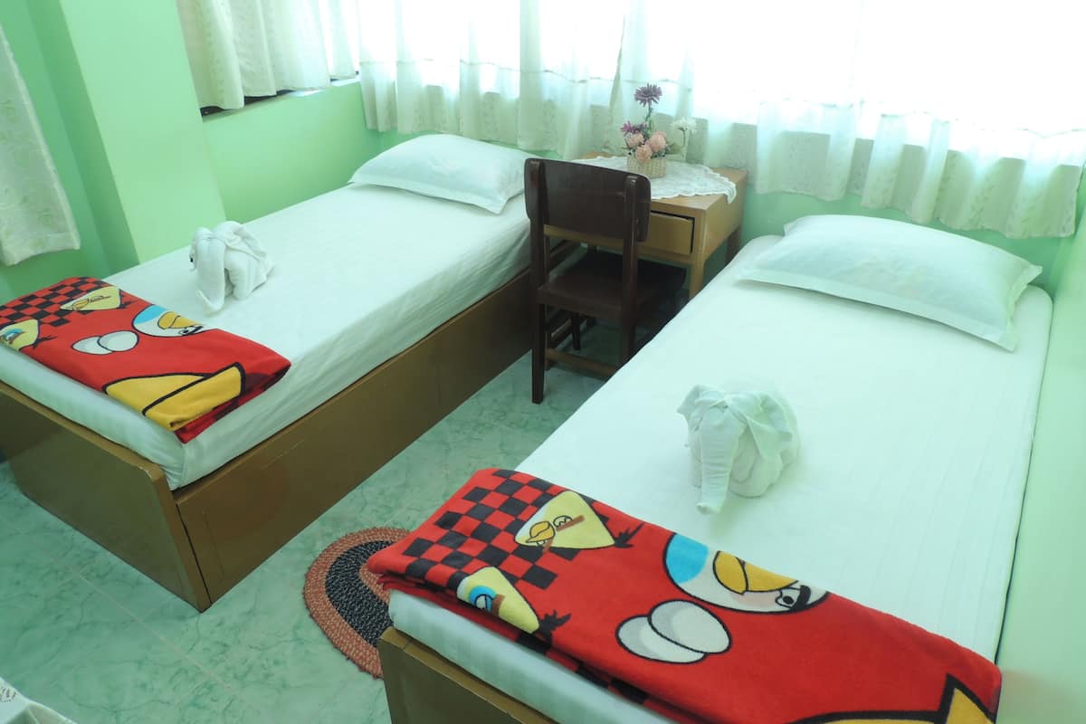 Standard Double or Twin Room | Minibar, desk, rollaway beds, free WiFi