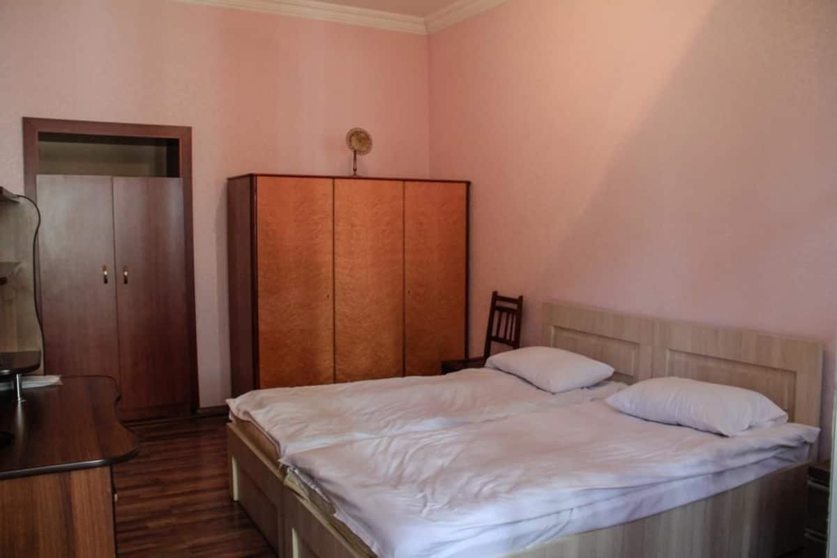 Standard Studio | In-room safe, soundproofing, WiFi (free), bed sheets