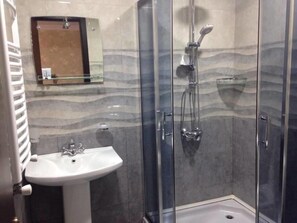 Bathroom shower - Hotel Konka (Tbilisi)