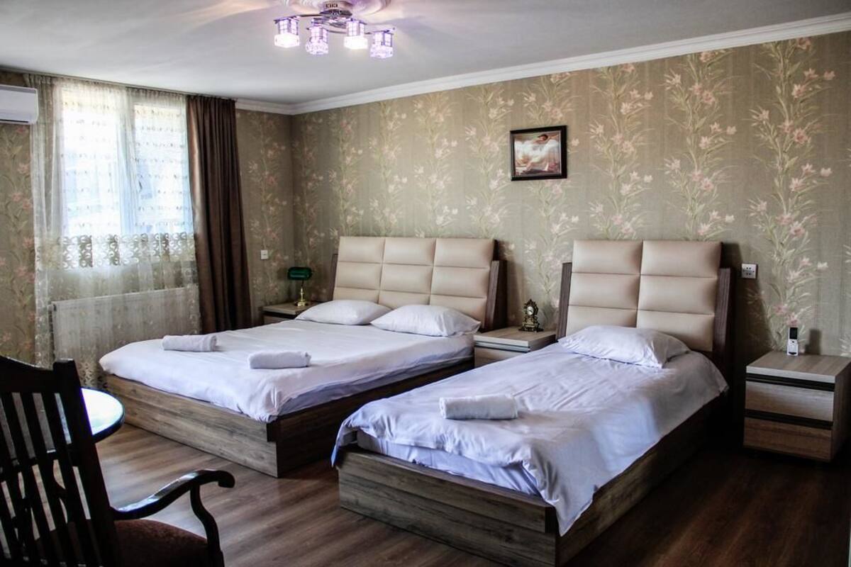 Standard Triple Room | In-room safe, soundproofing, WiFi (free), bed sheets