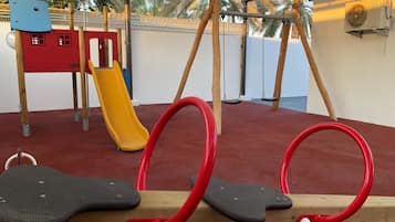Zona de jocs infantil: a l'aire lliure