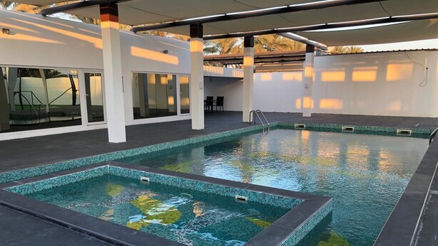 Indoor pool - Jawharat Al-Rumais Villas & Spa (Seeb)