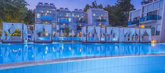 Orka Cove Hotel Penthouse & Suites - Adults Only