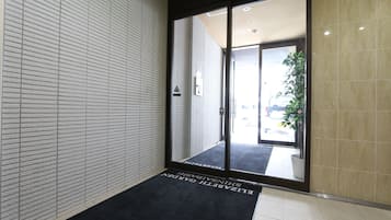 Standard Double Room (SS11) | Meja, seterika/papan seterika, Wi-fi percuma