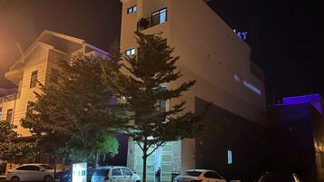 Fachada de la propiedad