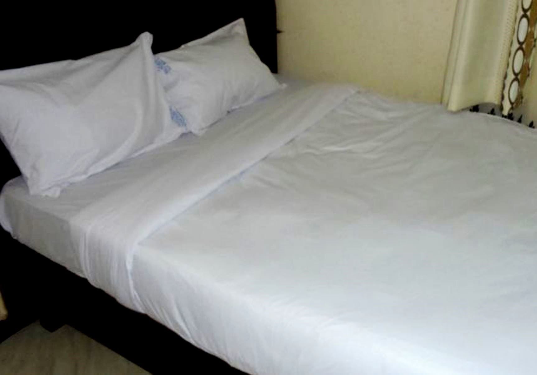 Free WiFi, bed sheets