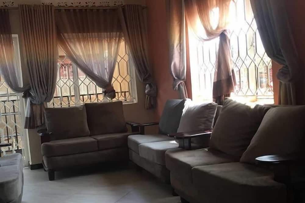 Bunyonyi Inn Hotel