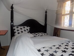 Double Room, Non Smoking | Free WiFi, bed sheets - Livani Beach Motel (Entebbe)
