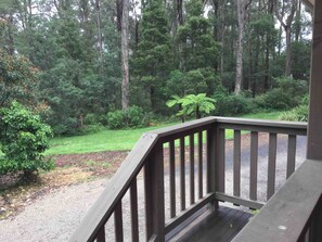 Cottage Superior, 1 Tempat Tidur Queen, Bebas Asap Rokok, pemandangan kebun | Pemandangan taman